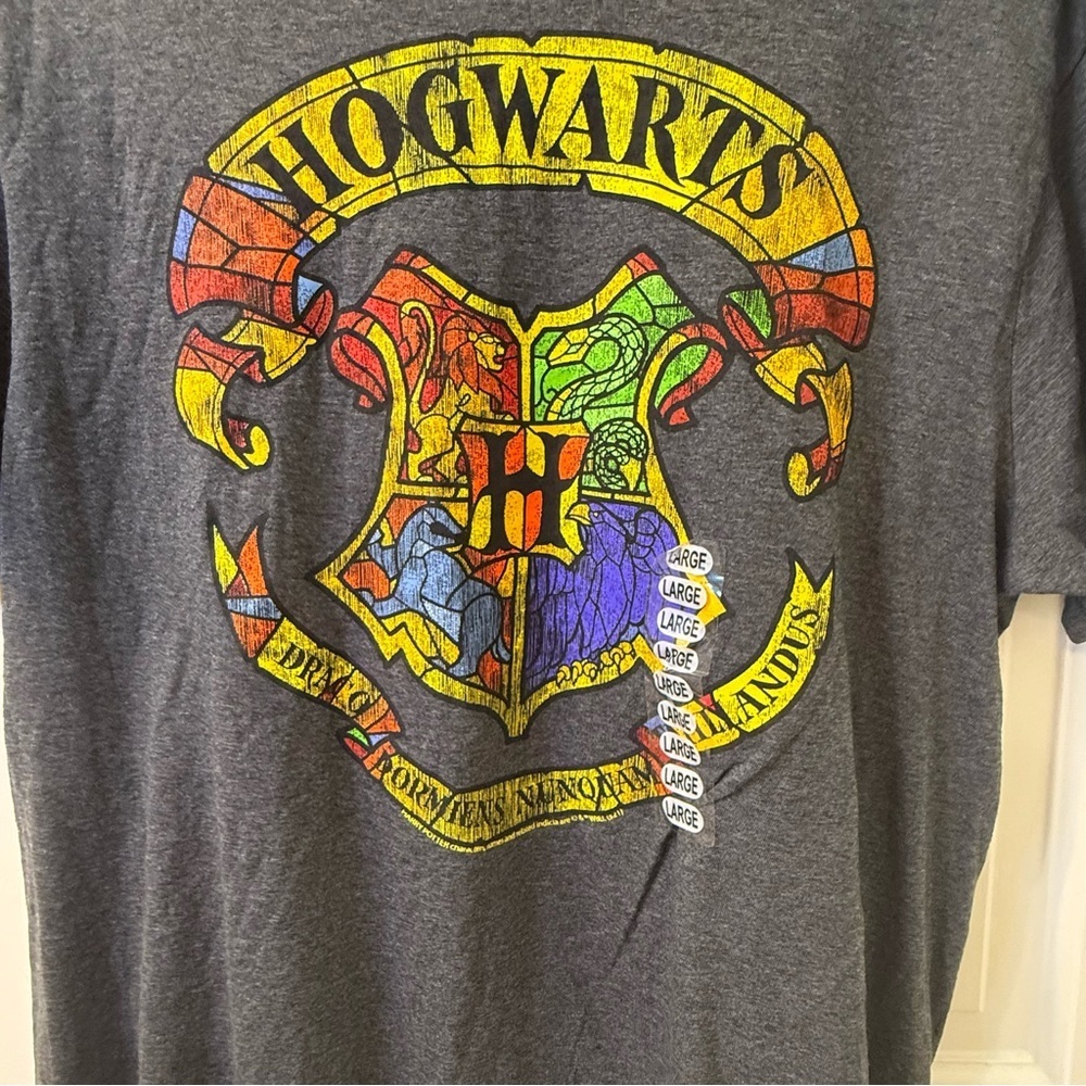 Warner Bros. Harry Potter Gray Tee with Colorful Crest - Picture 2 of 7